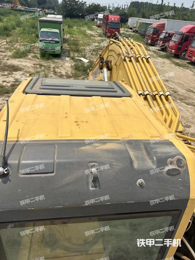 驾驶室顶部（整机外观）