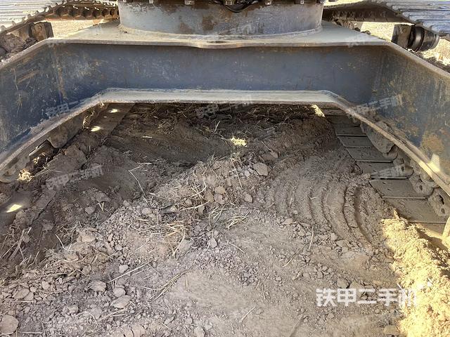 回转马达和主控阀（整机外观）