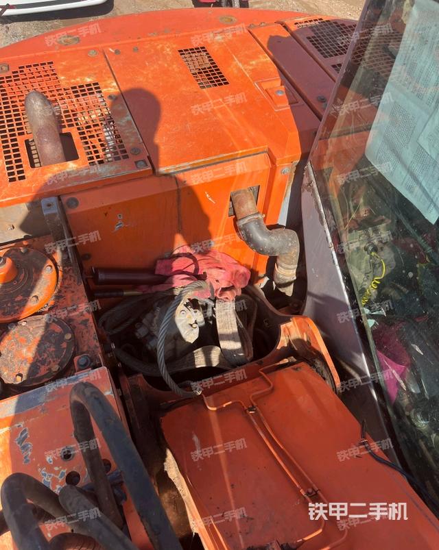 回轉(zhuǎn)馬達和主控閥（整機外觀）