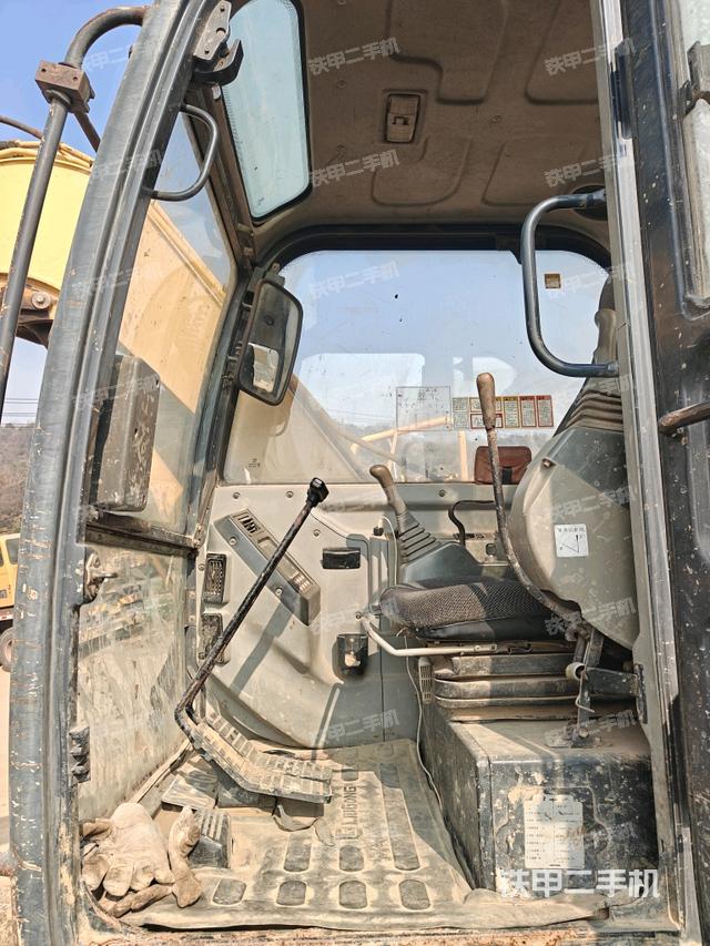  驾驶室正侧（驾驶室部分）