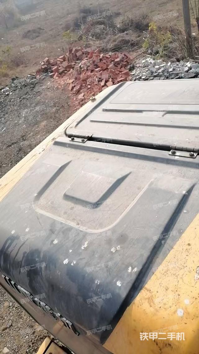 驾驶室顶部（整机外观）