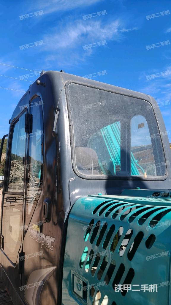 駕駛室整體（整機外觀）