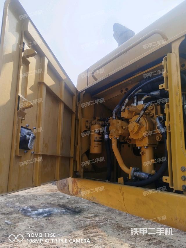 液压泵斜45 左（大件舱室）