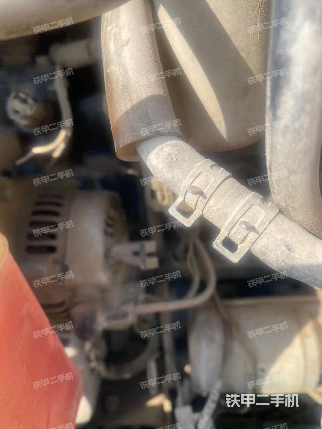 回转马达和主控阀（整机外观）