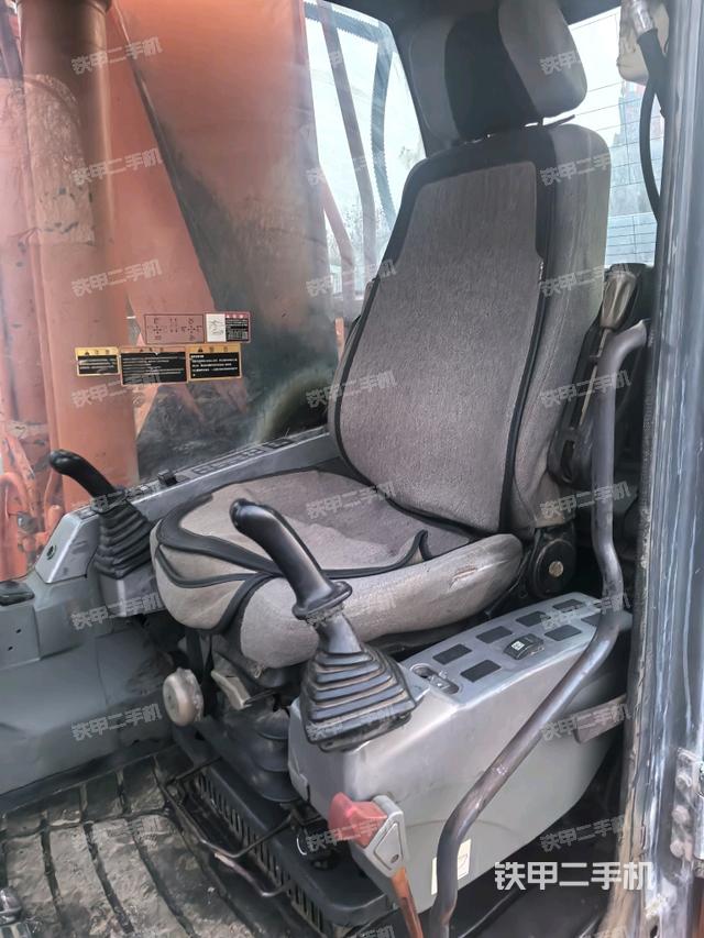 驾驶室整体（整机外观）