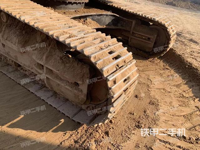 单侧履带整体（整机外观）