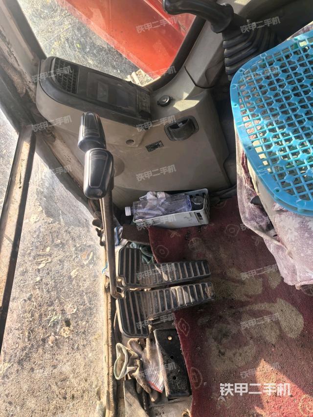 驾驶室整体（整机外观）