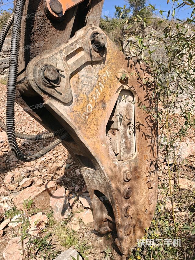 铲斗右后整体（工作和回转装置）