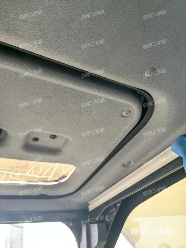 右侧玻璃角标（驾驶室部分）