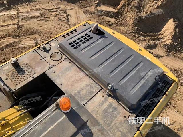 駕駛室頂部（整機(jī)外觀）