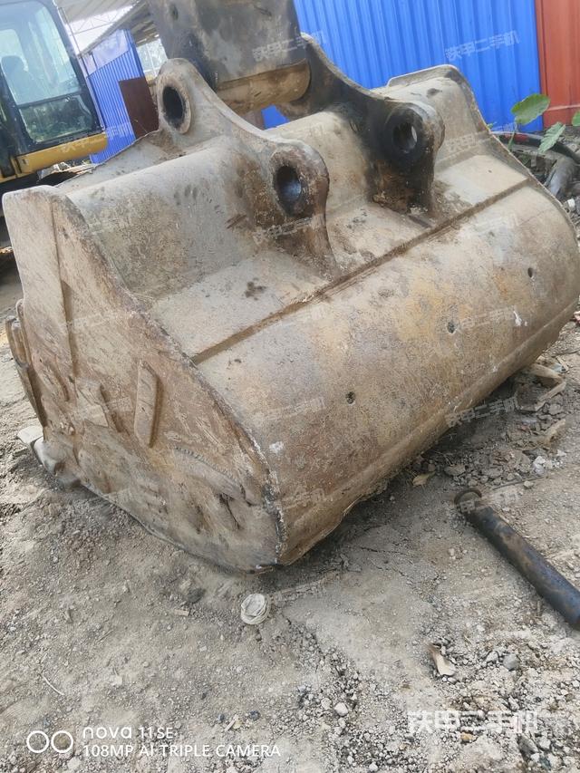 大臂根部 斜视（工作和回转装置）