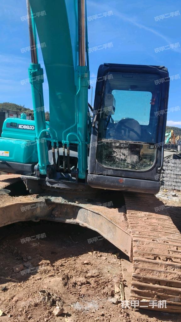 駕駛室整體（整機外觀）