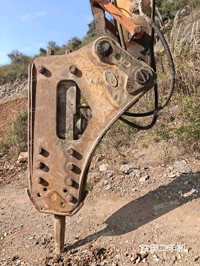 大臂背部俯视（工作和回转装置）