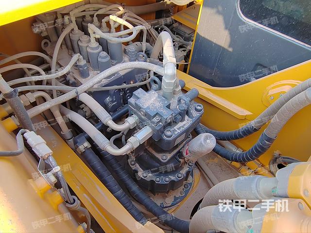 回轉(zhuǎn)馬達和主控閥（整機外觀）