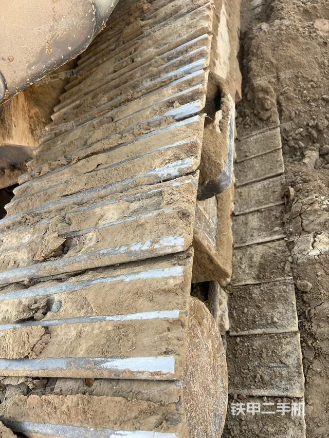 单侧履带整体（整机外观）