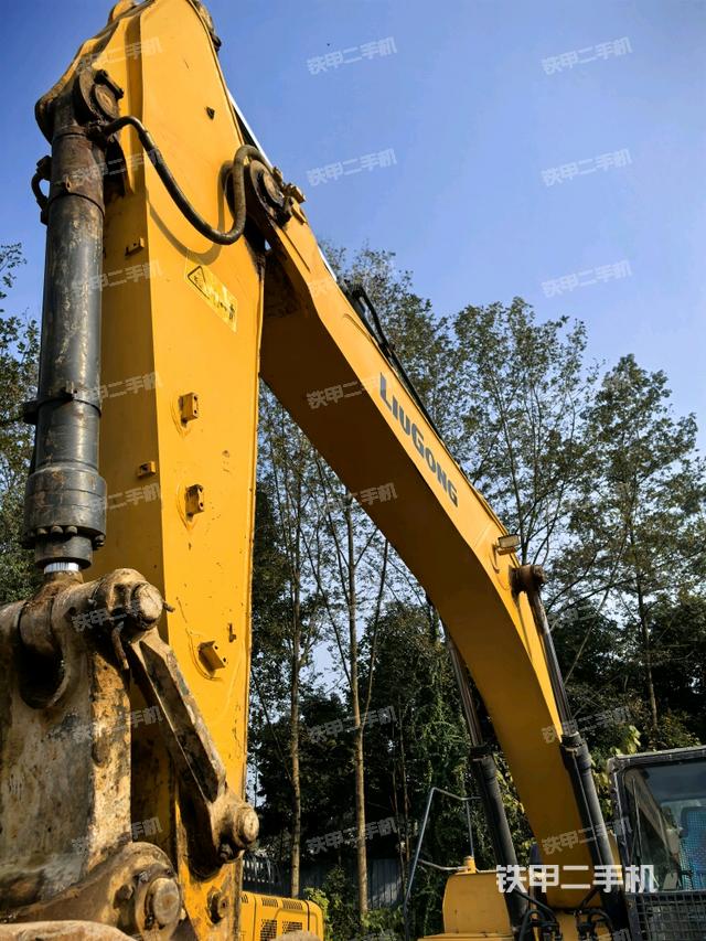 大臂整体 右侧（工作和回转装置）