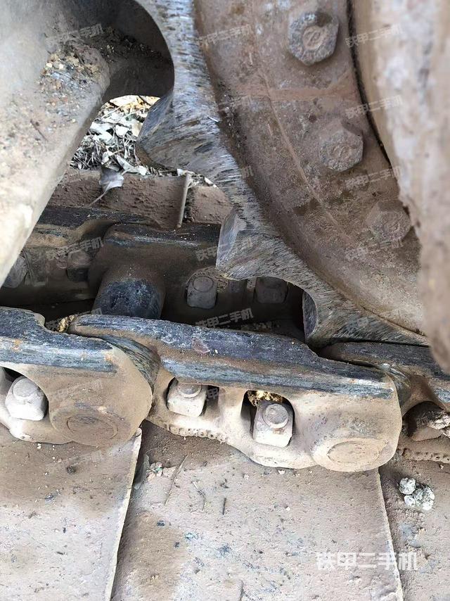 右驱动轮（行走机构）