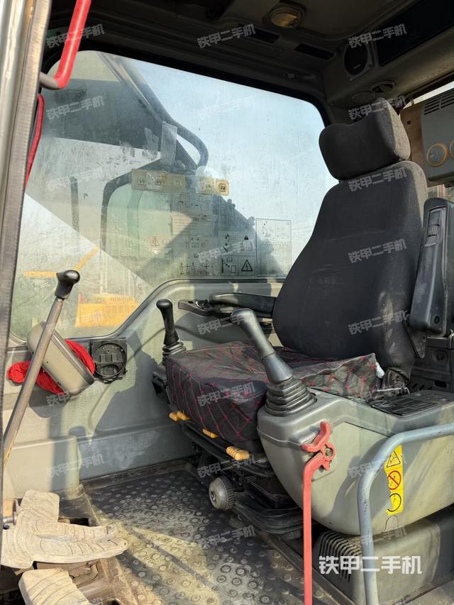 驾驶室整体（整机外观）