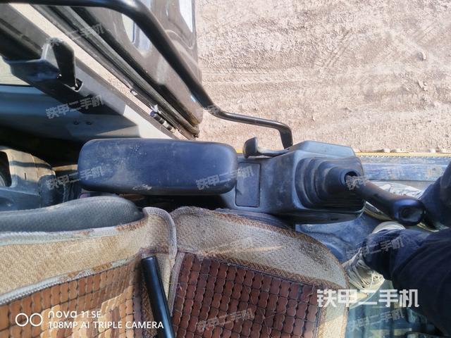 右侧玻璃角标（驾驶室部分）