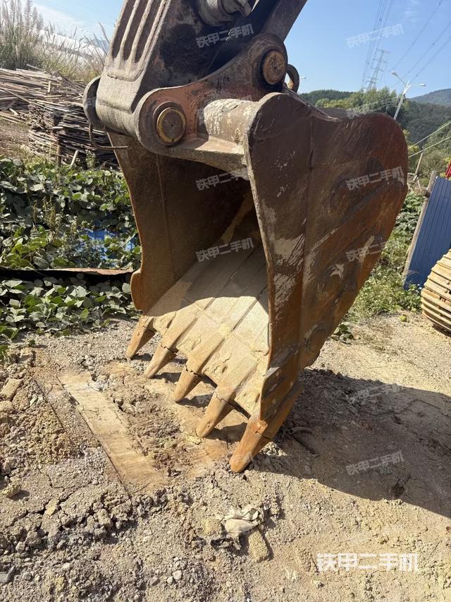 大臂整体 右侧（工作和回转装置）