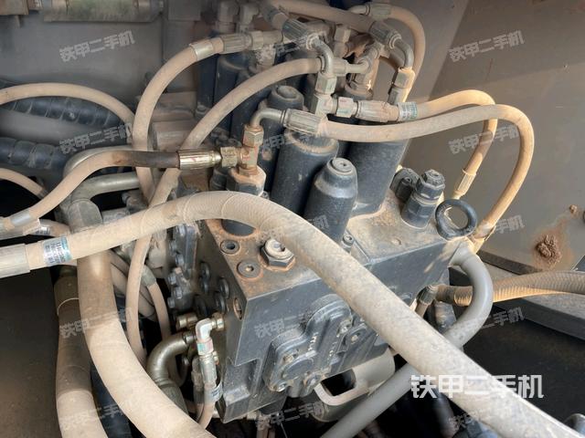 駕駛室頂部俯視（上車部件）