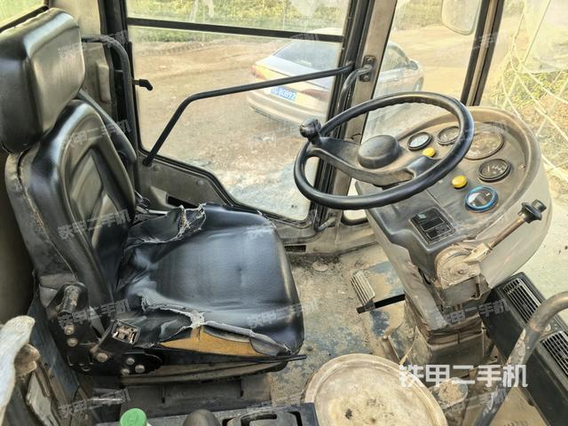 駕駛室外頂全景（壓路機(jī)駕駛室）