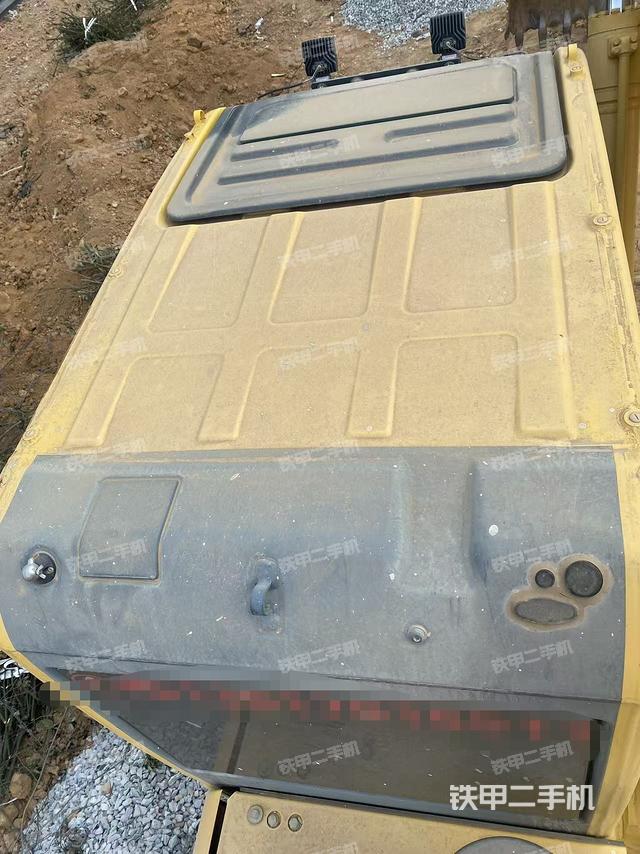 驾驶室顶部（整机外观）