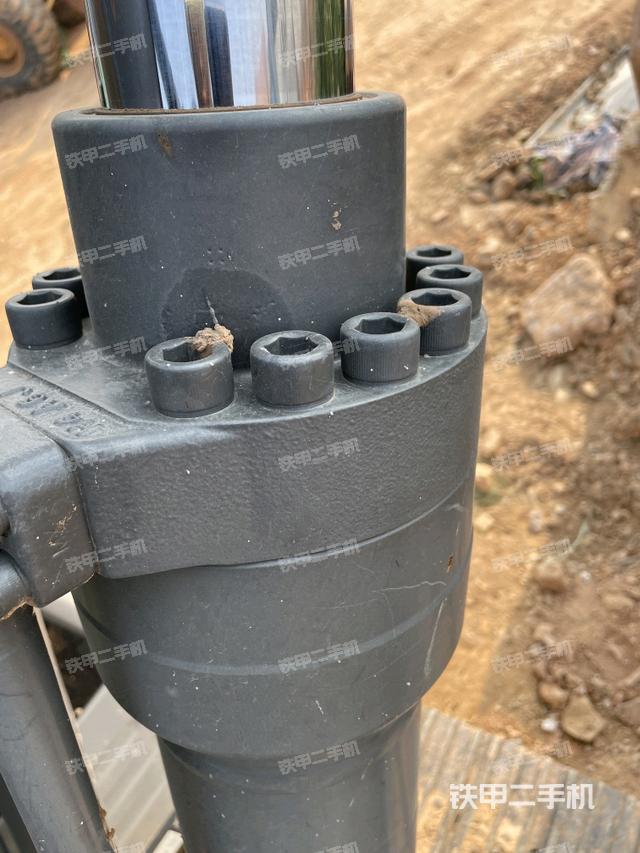 小臂整體左后（工作和回轉(zhuǎn)裝置）