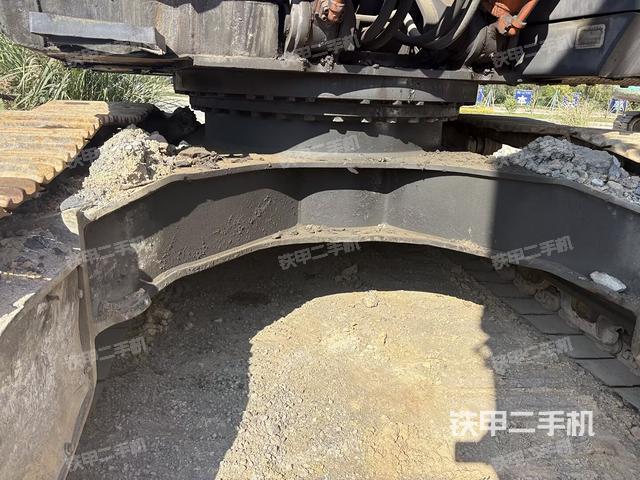 铲斗右后整体（工作和回转装置）