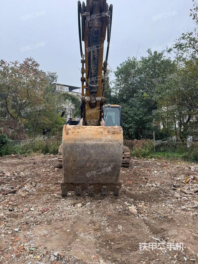 小臂整体左后（工作和回转装置）