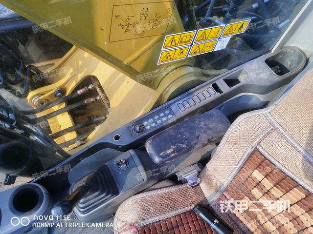 左后方玻璃角标（驾驶室部分）