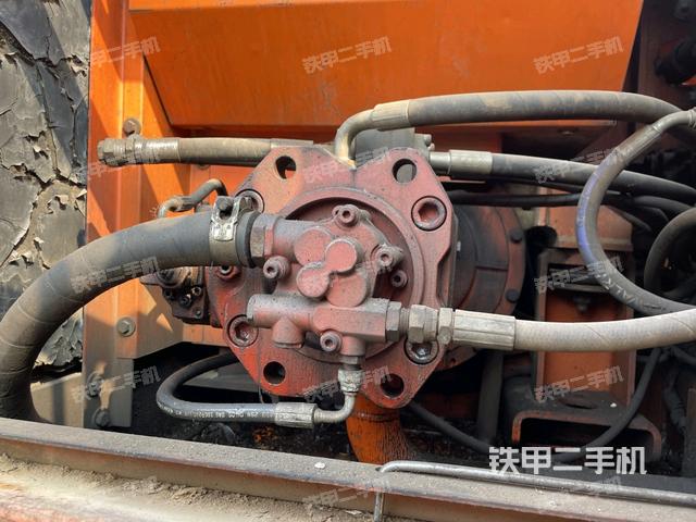 液壓泵斜45?右（大件艙室）