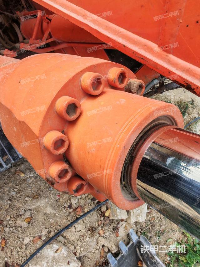 小臂整体右前（工作和回转装置）