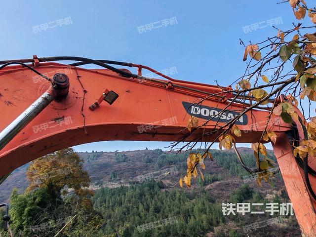 大臂整体 右侧（工作和回转装置）