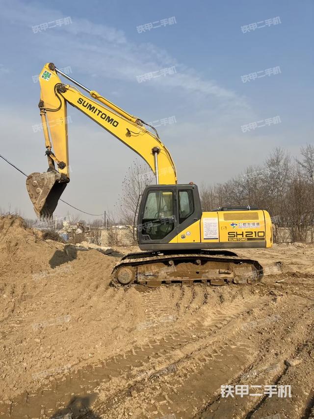 住友SH210-5挖掘机