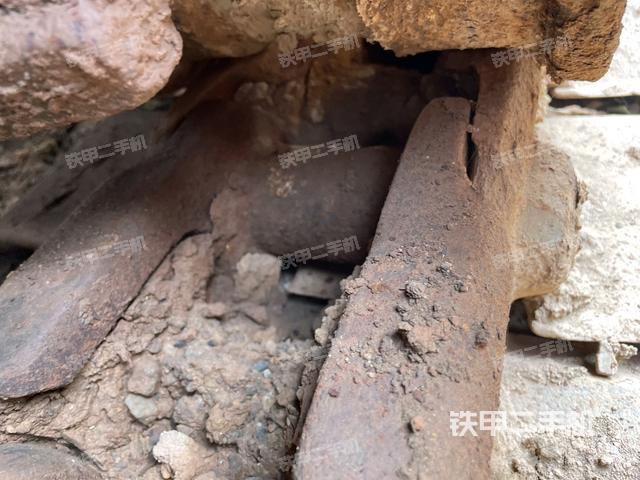 左側(cè)行走馬達蓋板（行走機構(gòu)）