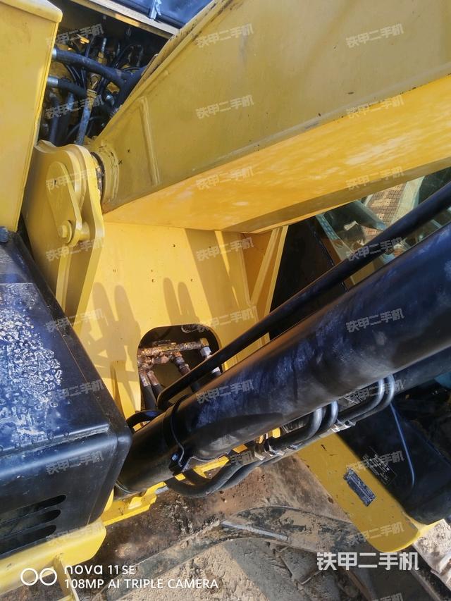 大臂背部俯视（工作和回转装置）