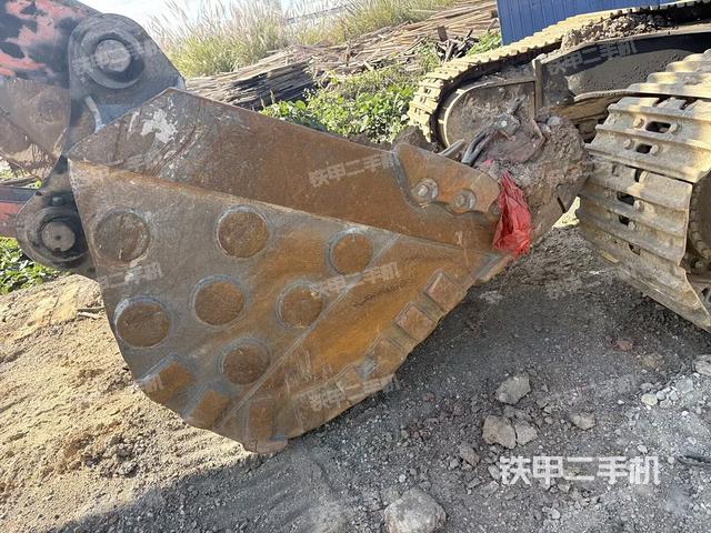 小臂整体左后（工作和回转装置）