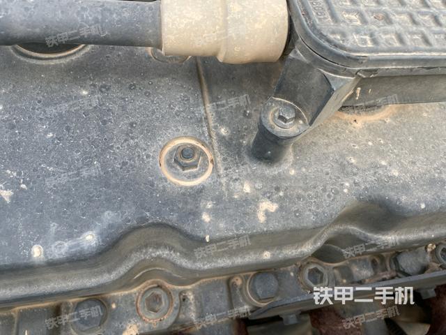 氣門室蓋螺絲特寫（上車部件）