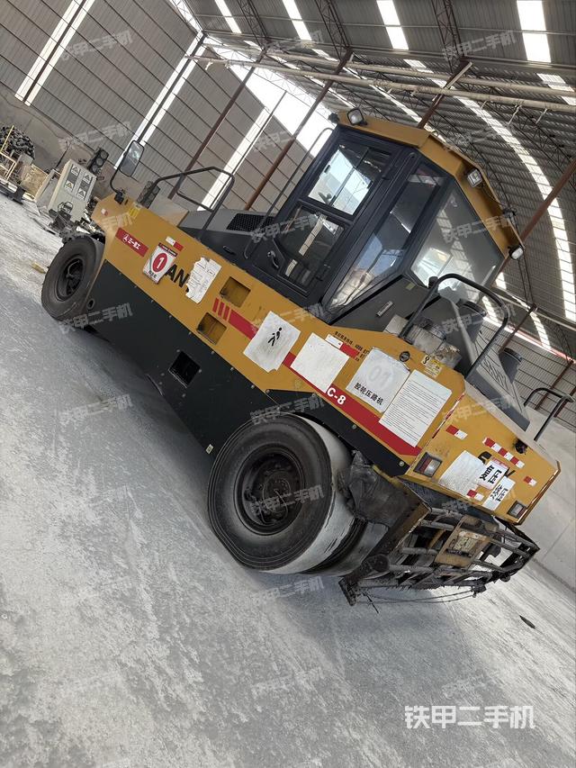 左后45°（压路机整机外观）
