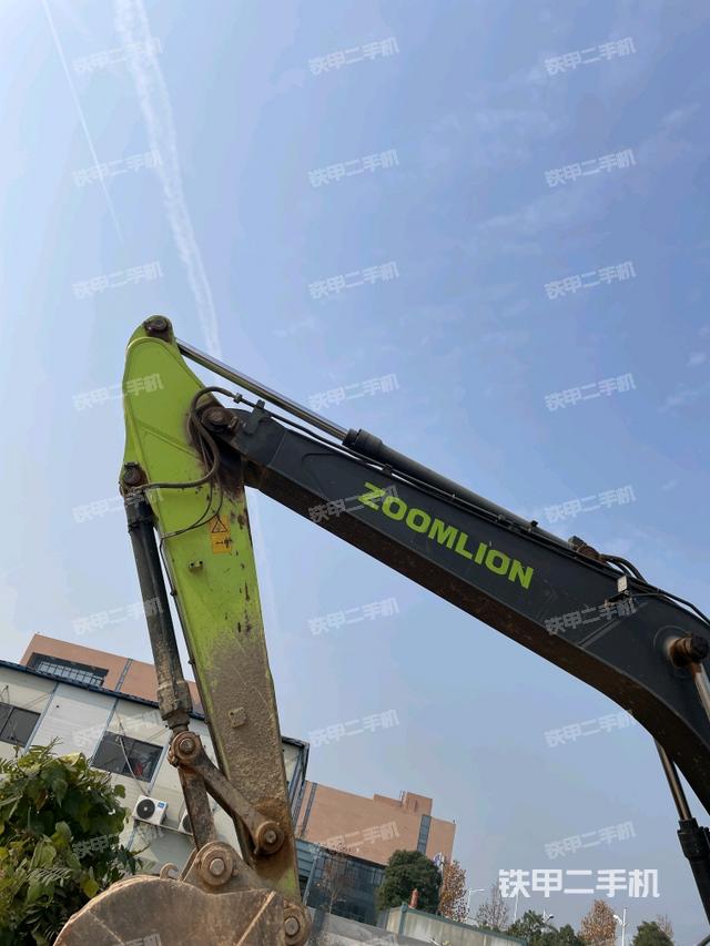 大臂背部俯視（工作和回轉(zhuǎn)裝置）