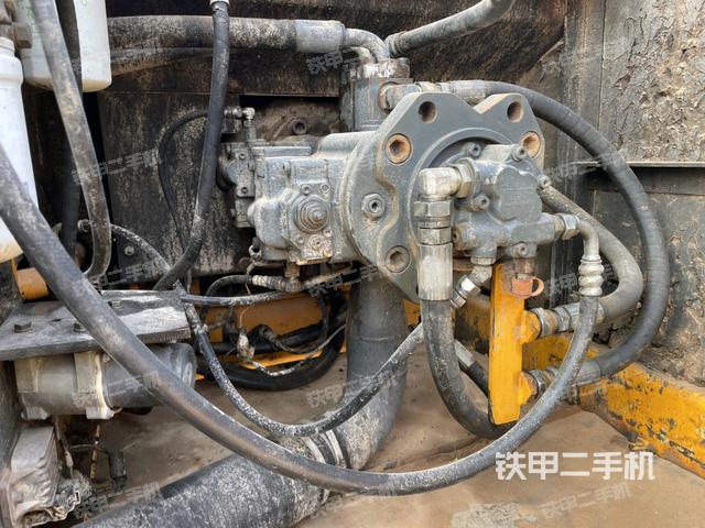 液压泵斜45 左（大件舱室）