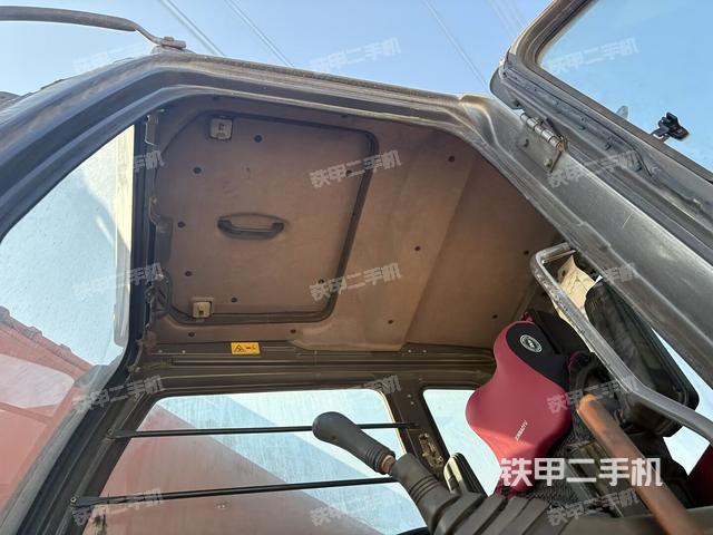 座椅左侧控制台/音响/含左手柄（驾驶室部分）