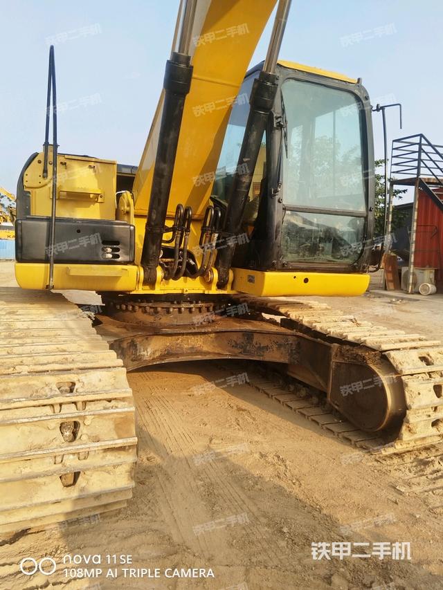 大臂根部 斜视（工作和回转装置）