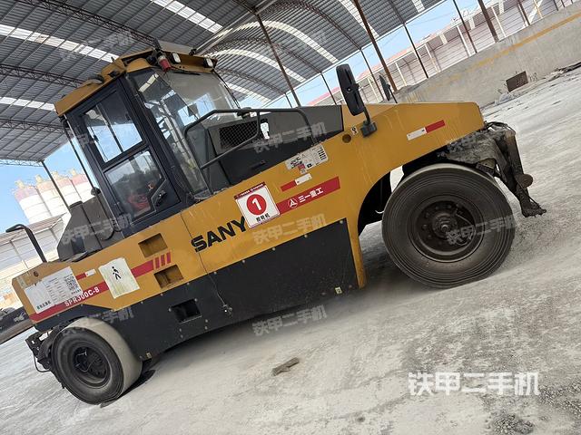 正左侧（压路机整机外观）