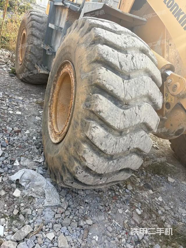 左前轮（行走机构）