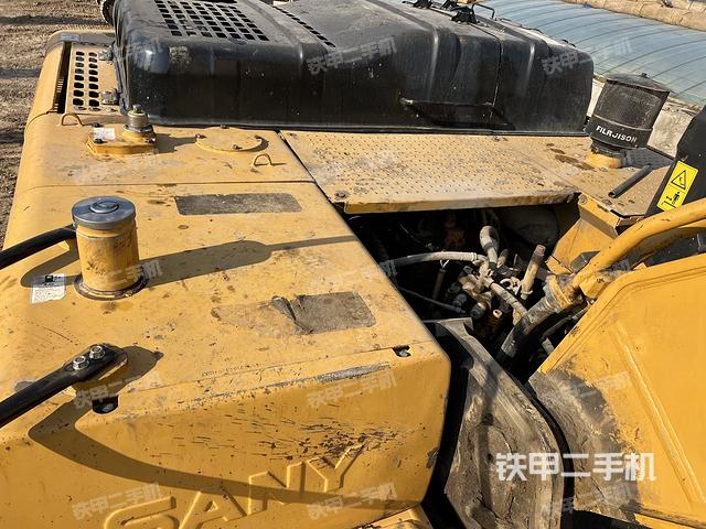 驾驶室顶部（整机外观）