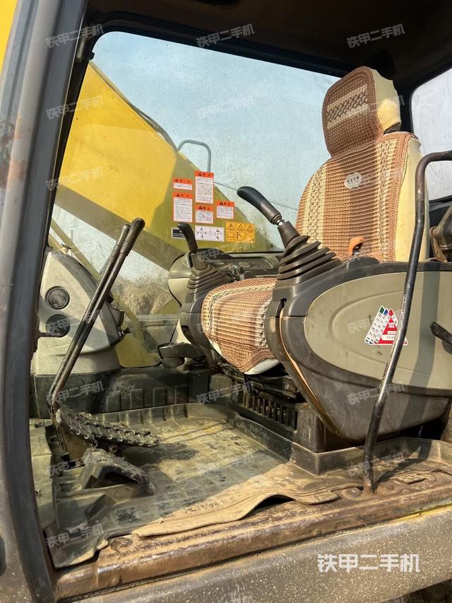 驾驶室整体（整机外观）