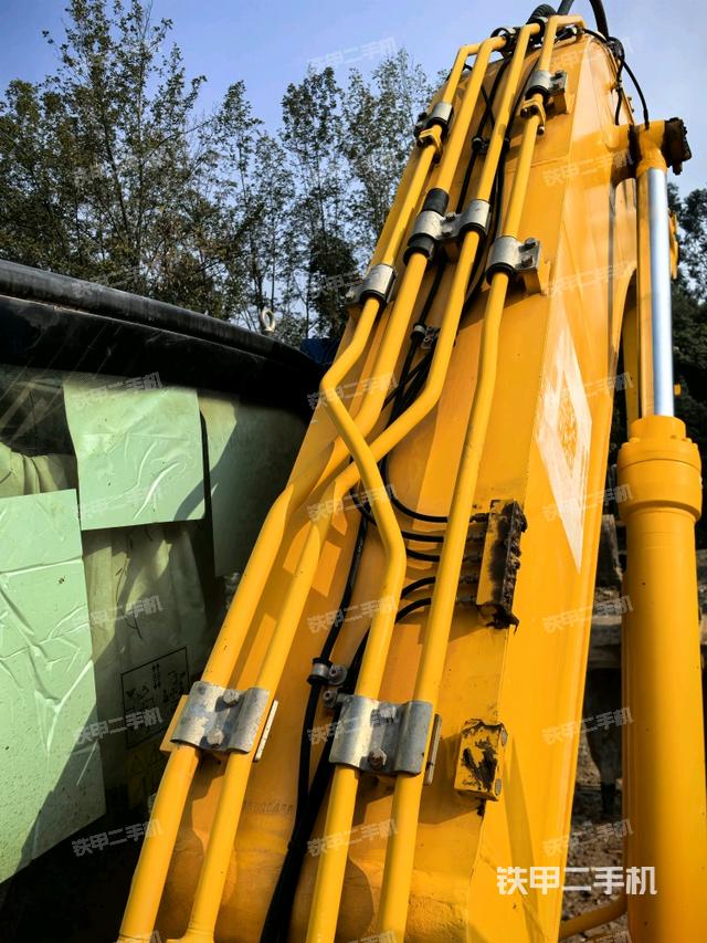 大臂背部俯视（工作和回转装置）