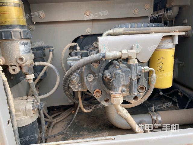 液壓泵斜45?右（大件艙室）